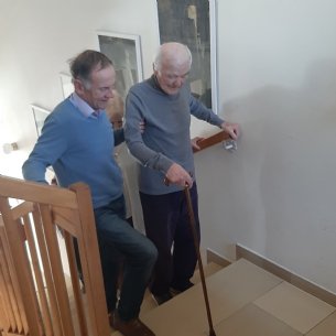 Pfarrkaffee des Sozialkreises über Häuser und Leute von Anzing sowie die Fischerei &copy; E. Laimer
